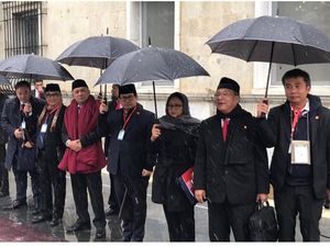 Saat Menteri Lepas Rompi Antipeluru di Afghanistan karena Jokowi