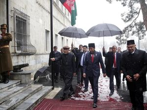 PKS Puji Jokowi yang Jadi Imam Salat di Afghanistan
