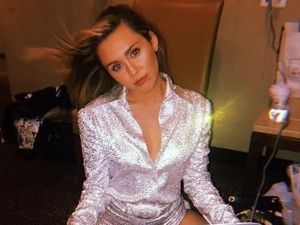 Tak Hisap Ganja di Perayaan 420, Miley Cyrus Dicurigai Hamil Tak Hisap Ganja di Perayaan 420, Miley Cyrus Dicurigai Hamil