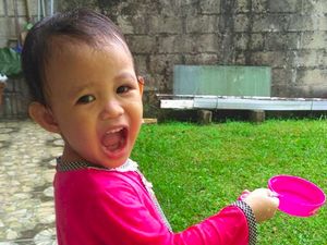 Asyik Banget Sih Anak-anak Ini Main Hujan-hujanan