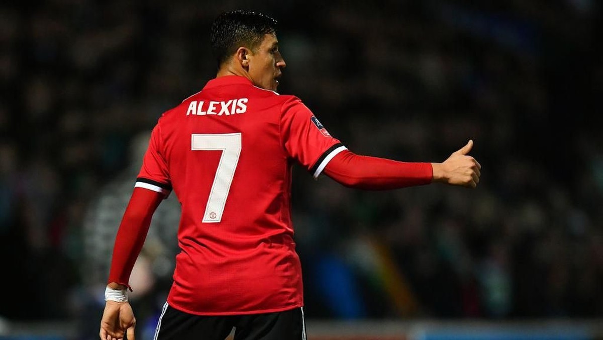 Jersey Alexis Sanchez paling banyak dibeli sejak awal tahun 2018 (Dan Mullan/Getty Images)