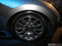 Harga Ban Bekas Bugatti Veyron Setara 6 Unit Avanza