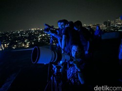 Sebelum Nonton Gerhana Bulan Total, Cek Cuaca Kota Kalian