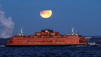 Potret Penantian Super Blue Blood Moon di Berbagai Negara