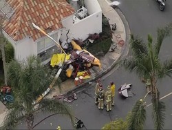 Ngeri! Helikopter Jatuh dan Tabrak Rumah Warga