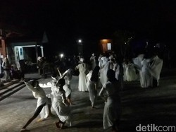 Ini Cara Seniman Jatim Sambut Super Blue Blood Moon