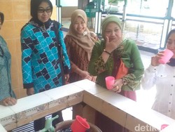 Bakal Cawagub Jateng Ida Fauziyah Ziarah Ke Makam Raja-raja Demak