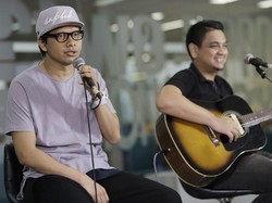 Armand Maulana Belajar Bahasa Isyarat Demi Cahaya Dalam Sunyi