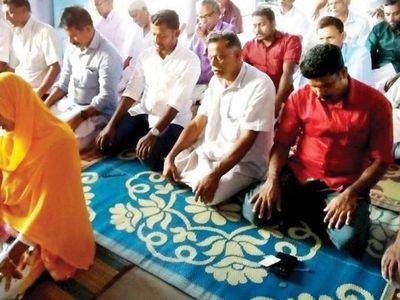 Ini Jamida, Perempuan yang Jadi Imam Salat Lalu Diancam Dibunuh