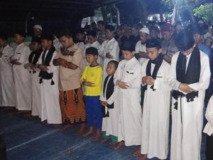 Netizen Cari Tahu Tata Cara Shalat Gerhana Bulan