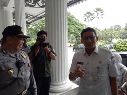 Sandi Gelar Rapat Tertutup dengan Perwakilan Sopir Angkot Tn Abang