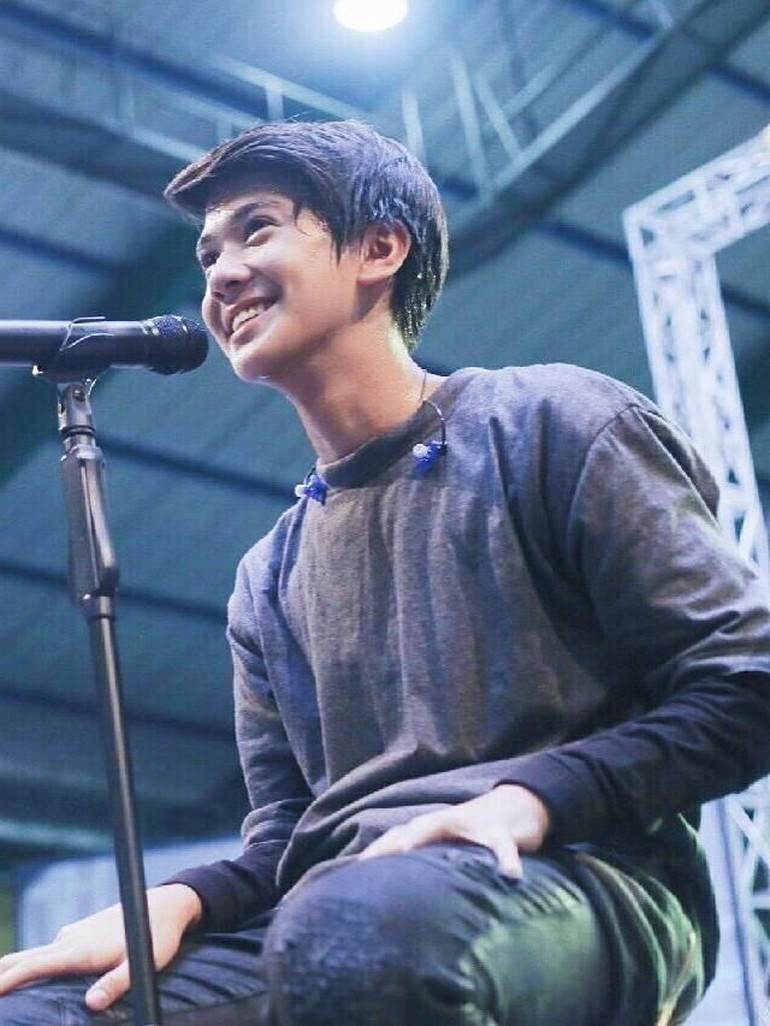 Foto Transformasi Gaya Iqbaal