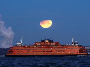 Potret Super Blue Blood Moon di New York hingga Beijing