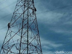 Seorang Wanita Coba Bunuh Diri Panjat Tower Sutet di Cilacap