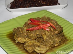 Dapur Asix : Huahh! Pedas Enak Ayam Ijo dan Pare Nenek Racikan Keluarga Anang Hermansyah