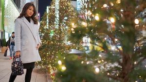 Tak Selalu Daster, Ini Deretan Gaya Sarwendah Pakai Tas Puluhan Juta Rupiah