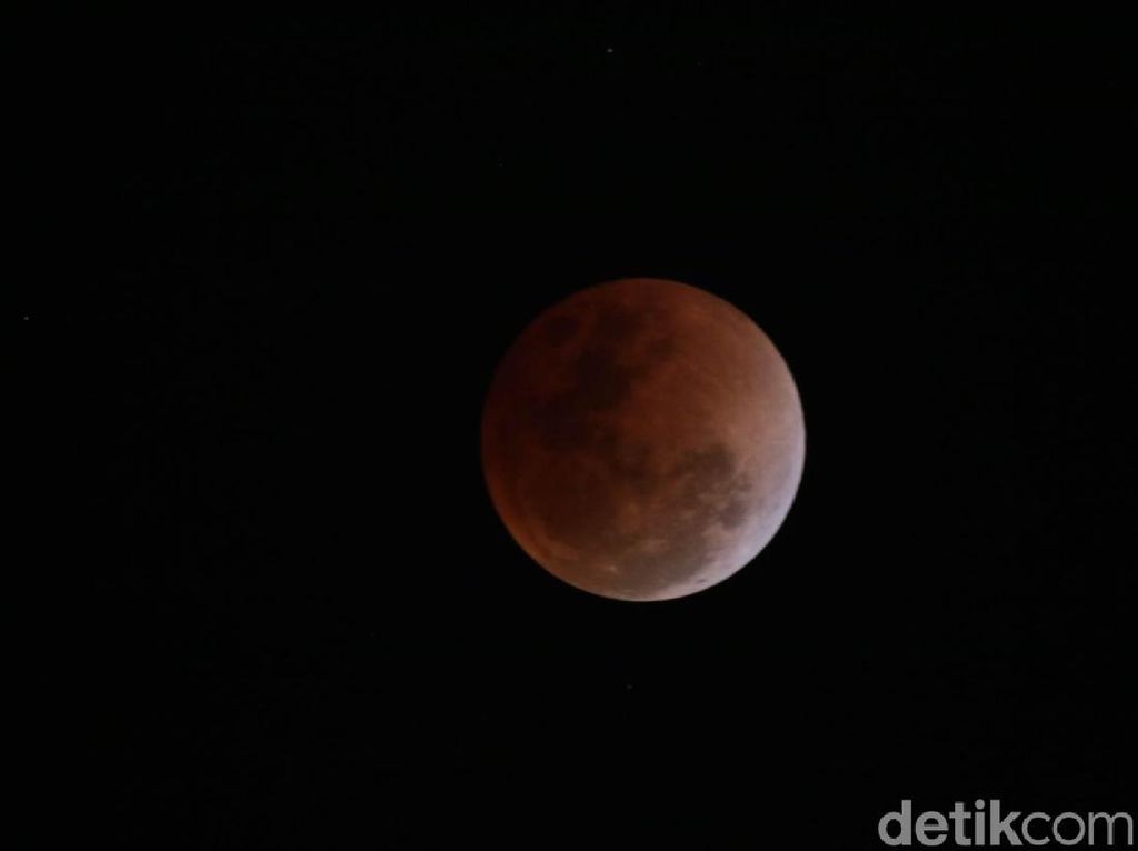 Menpar Sebut Gerhana Bulan Sebagai Destinasi Waktu Menpar Sebut Gerhana Bulan Sebagai Destinasi Waktu