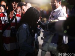 Warga Serbu TIM, Penasaran Lihat Gerhana Bulan Total