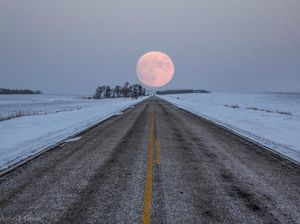 Karya Indah Jawara Kontes Foto Cahaya Bulan