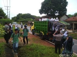 BBM Langka, Pelajar Karimunjawa Diantar Mobil Dinas Forkompincam