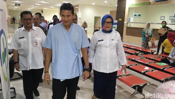 Gaya Sandiaga Medical Check Up di RSUD Pasar Minggu