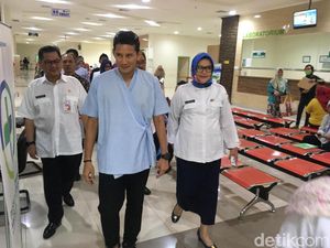 Gaya Sandiaga Medical Check Up di RSUD Pasar Minggu