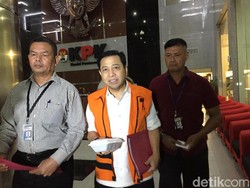Sambil Bawa Nasi Kotak, Setya Novanto: Kos-kosan Makan Ini