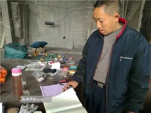 Pria Ini Hidup di Kolong Jembatan 10 Tahun Demi Temukan Rumus Menang Lotre