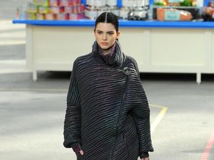 Tren Dad Sneakers, Sepatu Sport ala Bapak-bapak yang Digandrungi Millennial