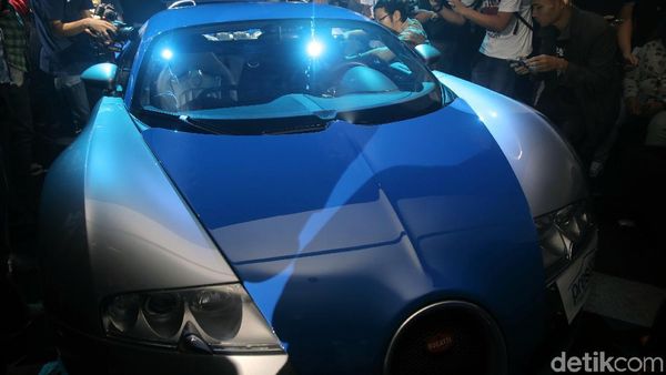 Foto: Keren! Bugatti Veyron 16.4 Mendarat di Indonesia