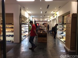 Toko Sepatu Clarks Tutup Februari 2018