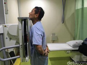 Sandiaga Cek Kesehatan di RSUD Pasar Minggu Sandiaga Cek Kesehatan di RSUD Pasar Minggu