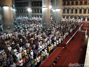 Imam Istiqlal: Super Blue Blood Moon Tak Perlu Ditafsir Berlebihan