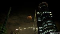 Penampakan Super Blue Blood Moon di Jakarta