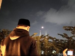 Super Blue Blood Moon, Selawat Bergema dari Istiqlal