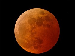 Awan Juga Diprediksi Selimuti Super Blue Blood Moon di Aceh