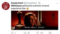 Mkhitaryan pun sampai frustrasi memikirkan debutnya yang justru berujung kekalahan bagi Arsenal. (Foto: Twitter @DrawtyDevil)