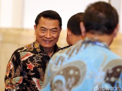 Saat Sang Jenderal Tersihir Rayuan Gombal ala Dilan 1990