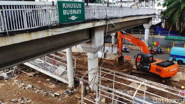 Underpass Mampang-Kuningan Hampir Beres