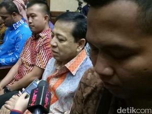 Deisti Tak Pernah Absen di Sidangnya, Novanto: Kan Setia pada Suami