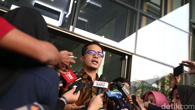 OTT Lampung Tengah, KPK Temukan Uang Rp 1 M dalam Kardus OTT Lampung Tengah, KPK Temukan Uang Rp 1 M dalam Kardus