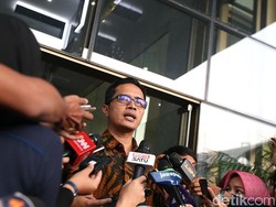 OTT Lampung Tengah, KPK Temukan Uang Rp 1 M dalam Kardus