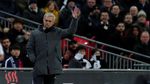 Foto: Dua Gol Menggelikan Tumbangkan MU di Wembley