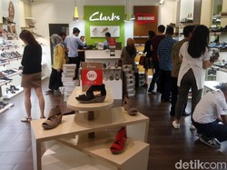 Seratusan Karyawan Toko Sepatu Clarks Mau Mogok, Kenapa?