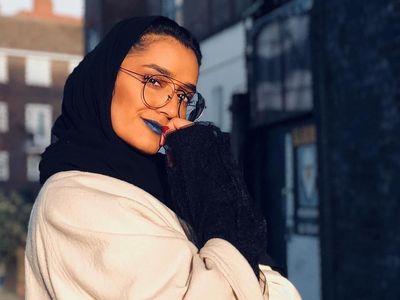 Foto: Mthayel Al Ali, Hijabers Arab Cantik yang Digandeng Nike