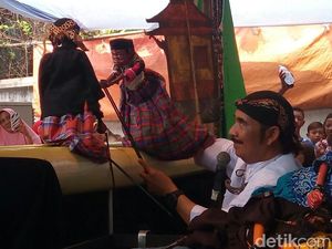 Ki Manteb Sudharsono: Enthus Susmono Sudah Seperti Anak Saya Ki Manteb Sudharsono: Enthus Susmono Sudah Seperti Anak Saya