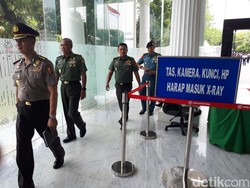 Jokowi Terima Perwira TNI-Polri yang akan Naik Pangkat