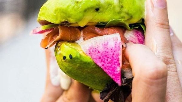 Wah, Bar Ini Khusus Menyajikan Makanan Berbahan Alpukat!