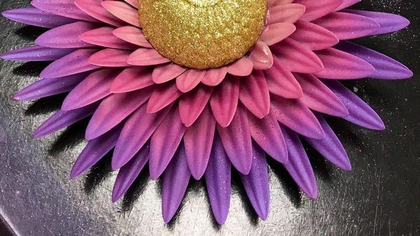 Keren! Ini 9 Cokelat dengan Bentuk Seperti Bunga Sungguhan