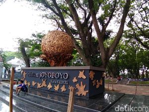 Inilah Hutan Kota Joyoboyo, Wisata yang Nyaman di Kota Kediri Inilah Hutan Kota Joyoboyo, Wisata yang Nyaman di Kota Kediri